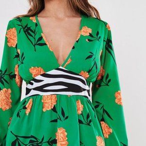SALE $ NWT Missguided Green Plunge Floral Mix Print Blouse US 4
